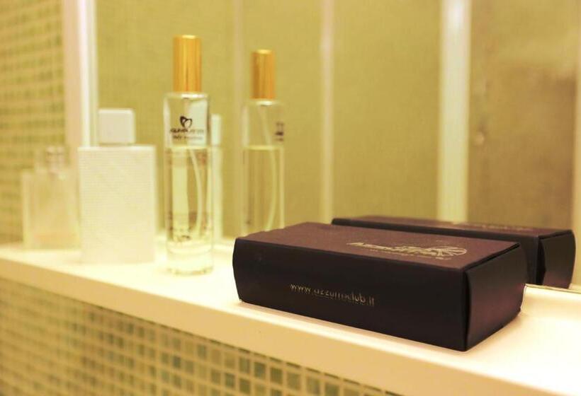 اتاق استاندارد سه تخته با بالکن, Marina Beach