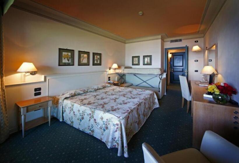 غرفة قياسية مطلّة علي البحيرة, Romantik Hotel Relais Mirabella Iseo