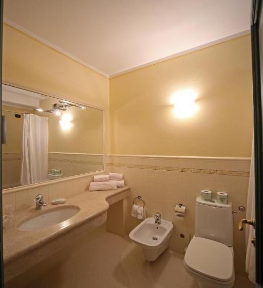 غرفة قياسية مطلّة علي البحيرة, Romantik Hotel Relais Mirabella Iseo