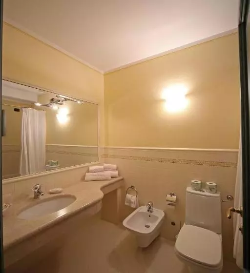 レイクビュースタンダードルーム, Romantik Hotel Relais Mirabella Iseo