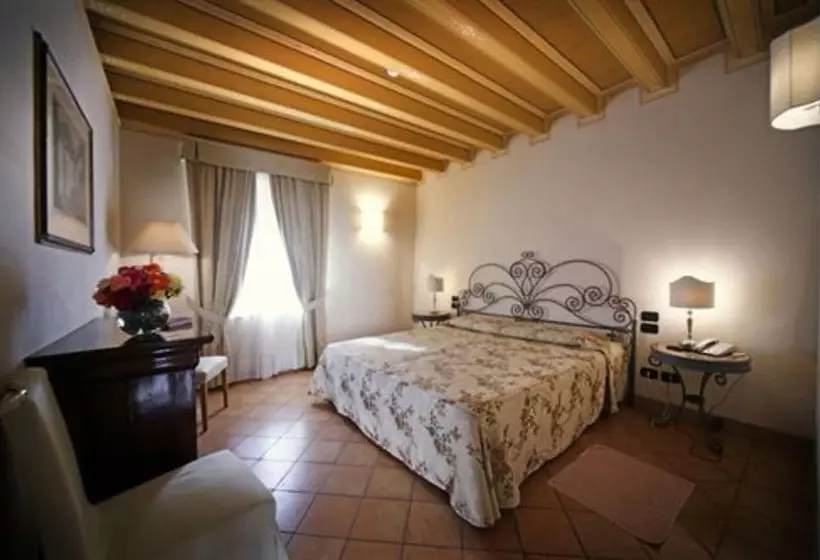 レイクビューデラックスルーム, Romantik Hotel Relais Mirabella Iseo