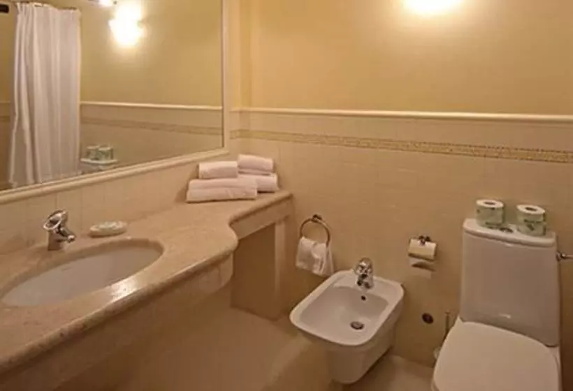 レイクビュースタンダードルーム, Romantik Hotel Relais Mirabella Iseo