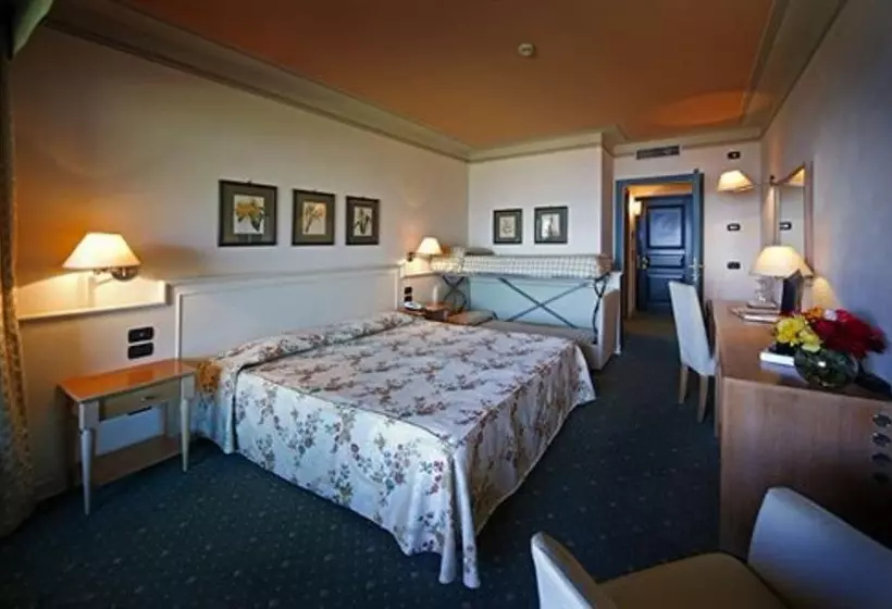 レイクビュースタンダードルーム, Romantik Hotel Relais Mirabella Iseo
