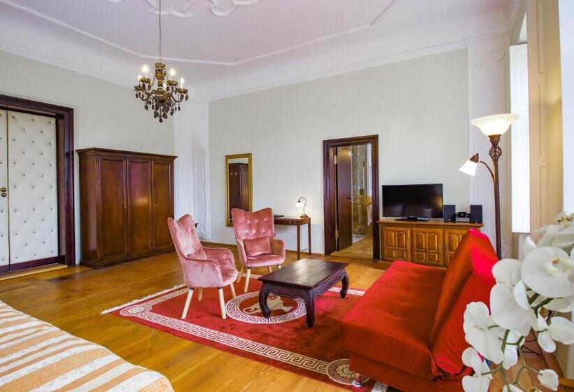 جناح جونيور, Schlosshotel Fürstlich Drehna