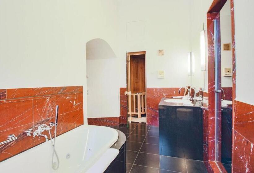 جناح جونيور, Schlosshotel Fürstlich Drehna