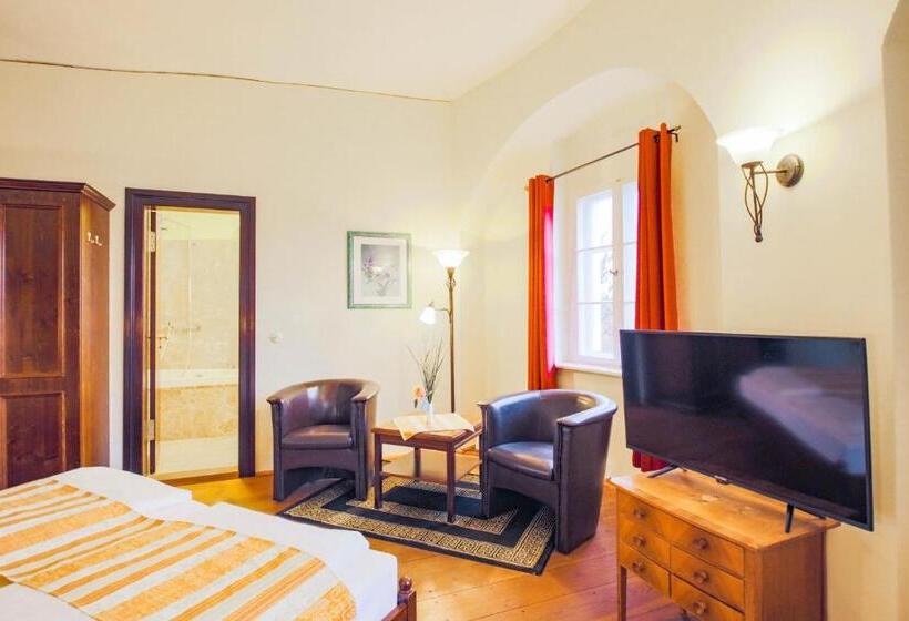 جناح جونيور عائلى, Schlosshotel Fürstlich Drehna