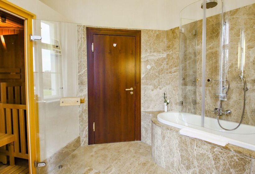 جناح, Schlosshotel Fürstlich Drehna