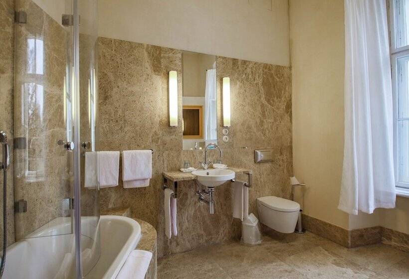 جناح, Schlosshotel Fürstlich Drehna