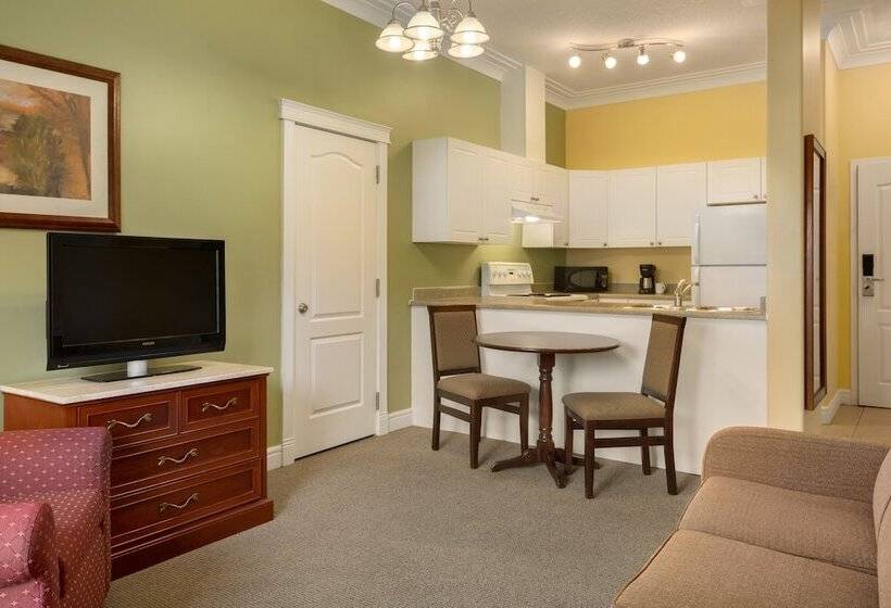 جناح, Stanton Suites Hotel Yellowknife