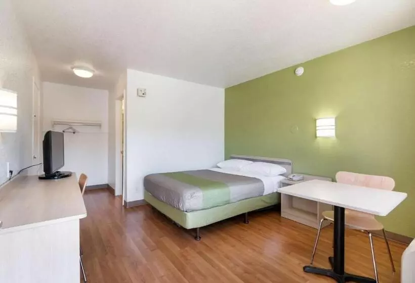 اتاق استاندارد برای معلولان, Motel 6 Austin, Tx   Airport   South