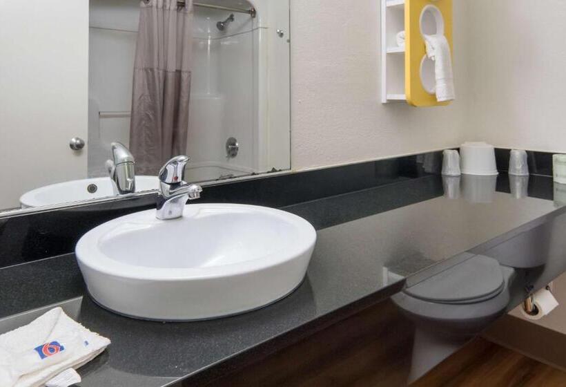 Номер Стандарт Кровать Кинг Адаптированный для Инвалидов, Motel 6duncanville, Tx  Dallas