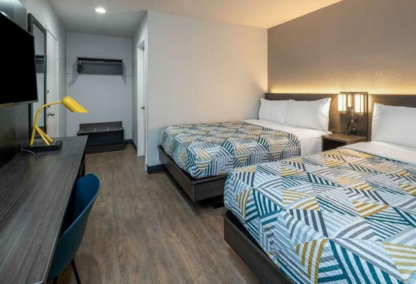 חדר דלוקס לארבעה, Motel 6fontana, Ca