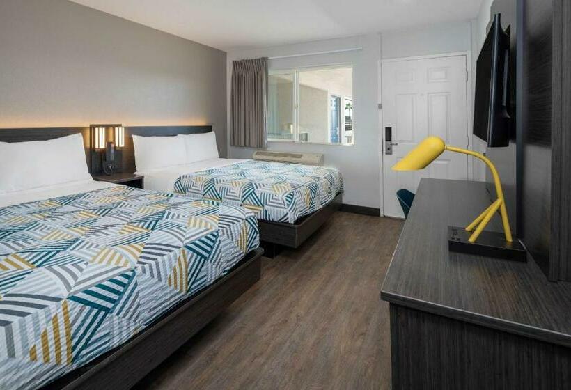 Четырехместный Номер Deluxe, Motel 6fontana, Ca