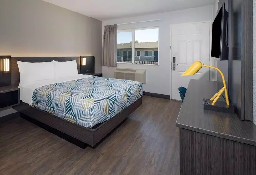 デラックスルーム, Motel 6fontana, Ca