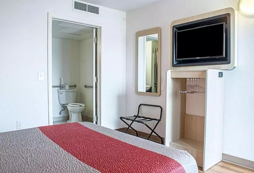 身障者適用スタンダードルーム, Motel 6kalispell, Mt