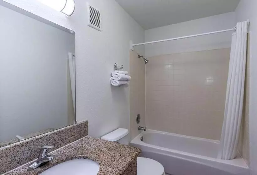 キングサイズベッドのスタンダードルーム, Motel 6 Beaverton, Or