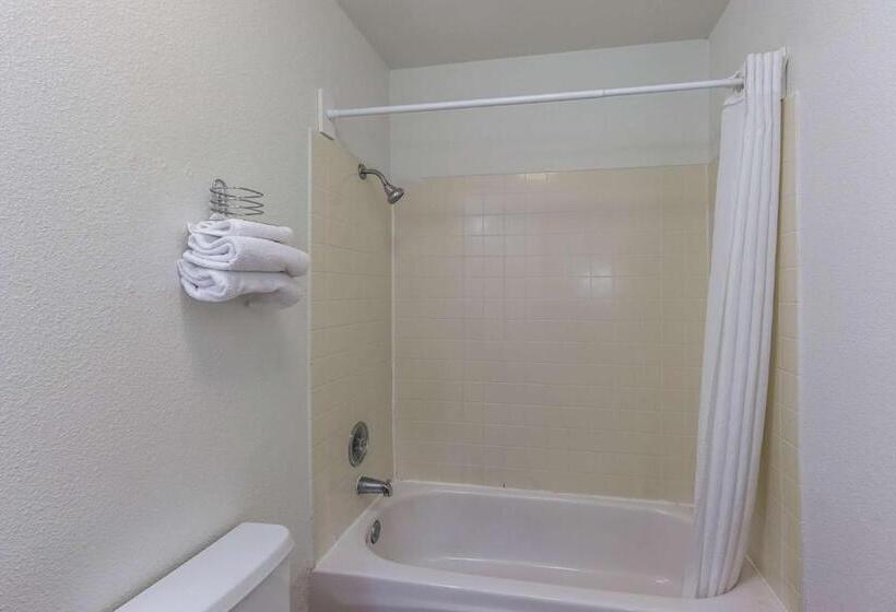 غرفة قياسية لذوى الاحتياجات الخاصة, Motel 6 Beaverton, Or