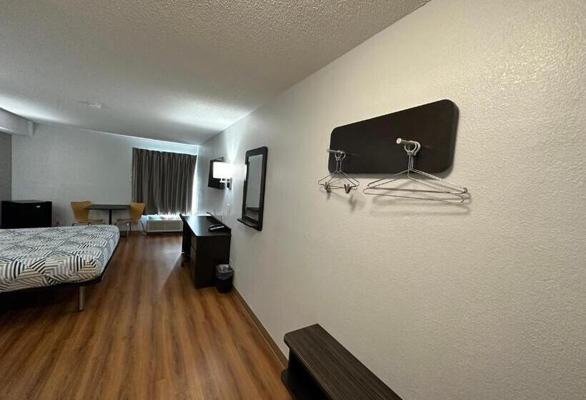 キングサイズベッドのスタンダードルーム, Motel 6greensboro, Nc Airport