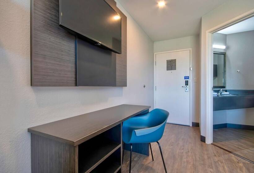 غرفه قياسيه سريرين مزدوجين, Motel 6harlingen, Tx