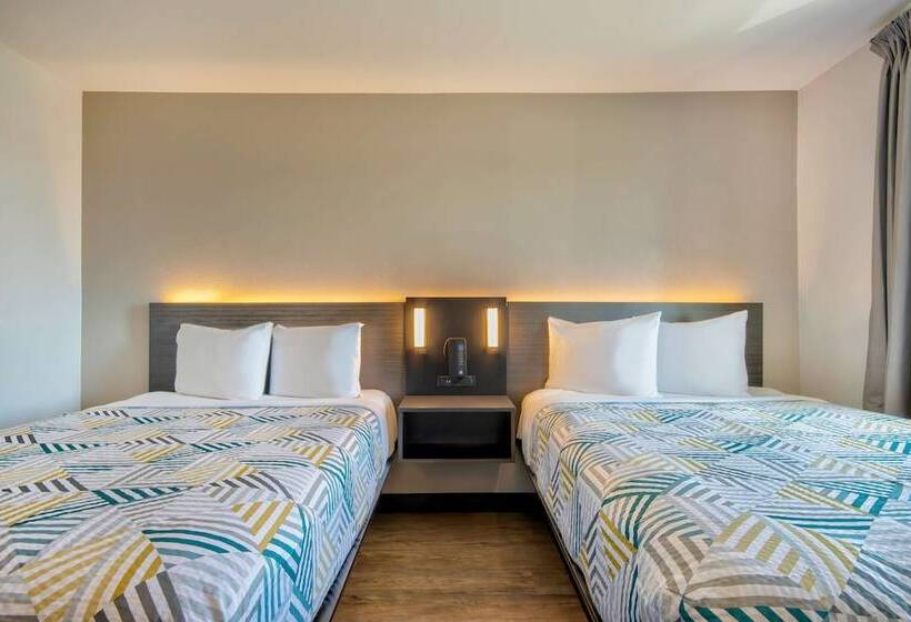 غرفه قياسيه سريرين مزدوجين, Motel 6harlingen, Tx