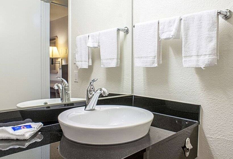 带2个双人床的标准工作室, Motel 6kalispell, Mt