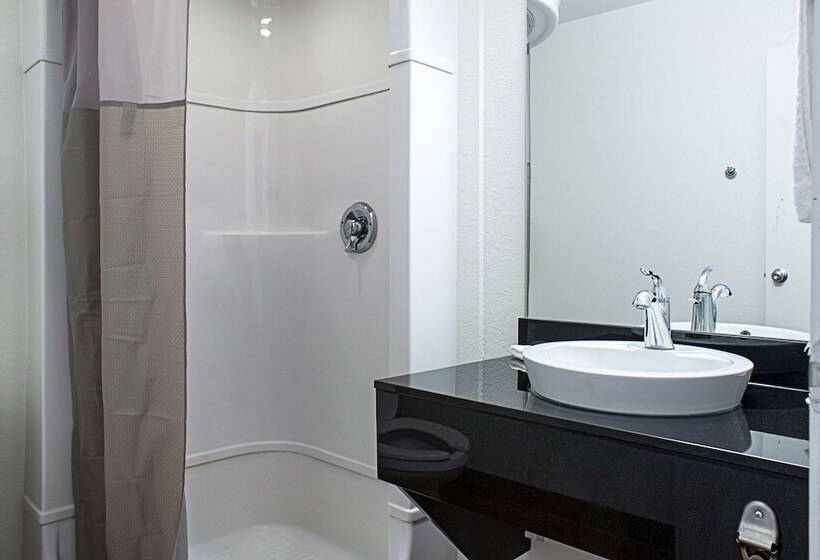 غرفه قياسيه سريرين مزدوجين, Motel 6kalispell, Mt