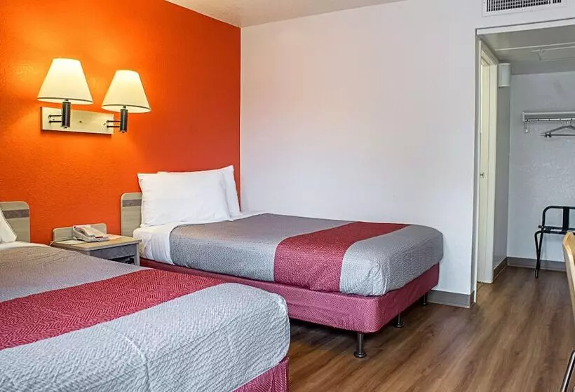 ２ダブルベッドのスタンダードルーム, Motel 6kalispell, Mt