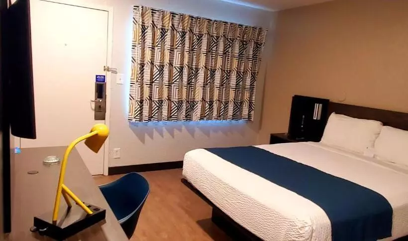 اتاق استاندارد, Motel 6palmdale, Ca