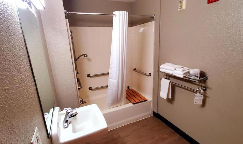 חדר סטנדרט מותאם לאדם עם מוגבלויות, Motel 6palmdale, Ca