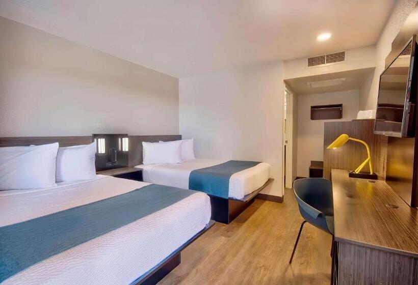 חדר סטנדרט לארבעה, Motel 6palmdale, Ca