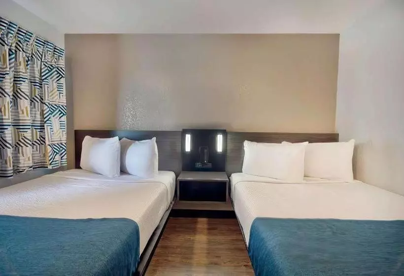 اتاق استاندارد چهار تخته, Motel 6palmdale, Ca