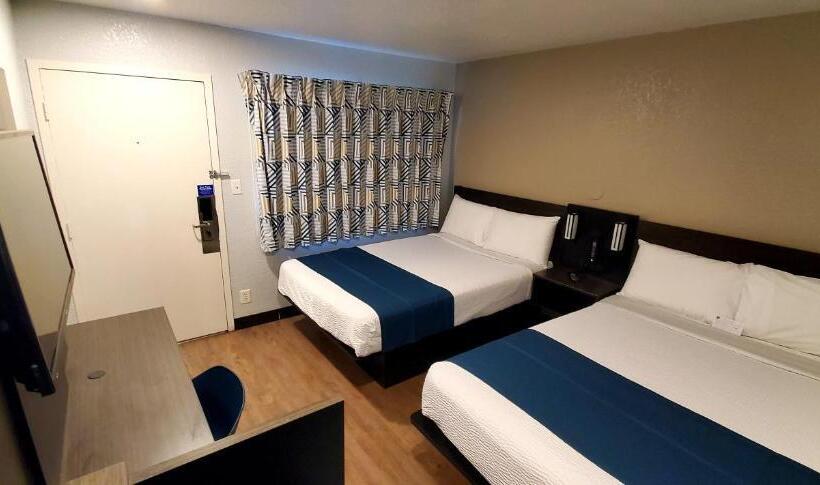 חדר דלוקס לארבעה, Motel 6palmdale, Ca