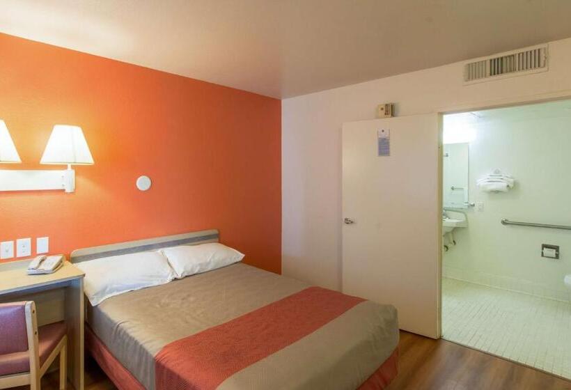 غرفة قياسية لذوى الاحتياجات الخاصة, Motel 6 Redding, Ca  North