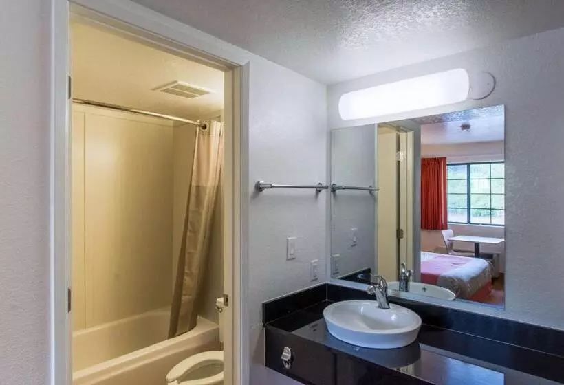 デラックスルーム, Motel 6 Redding, Ca  North