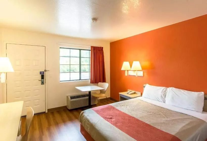 デラックスルーム, Motel 6 Redding, Ca  North