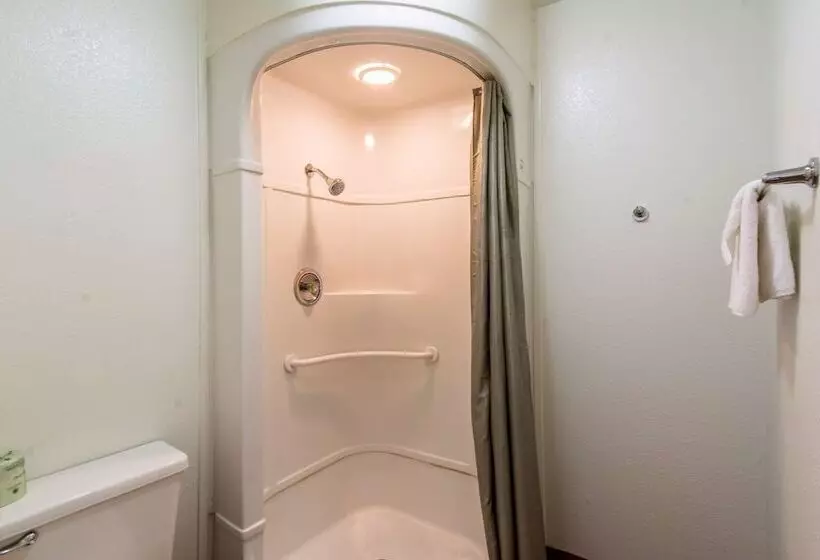 ２ダブルベッドのスタンダードルーム, Motel 6 Redding, Ca  North