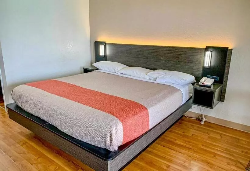 身障者適用スタンダードルーム, Motel 6 San Angelo, Tx
