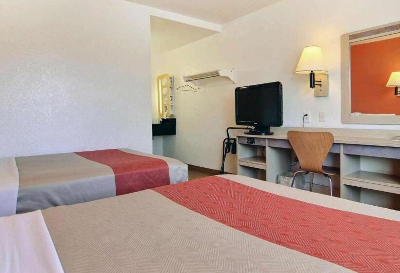 חדר קלאסי לארבעה, Motel 6 San Angelo, Tx