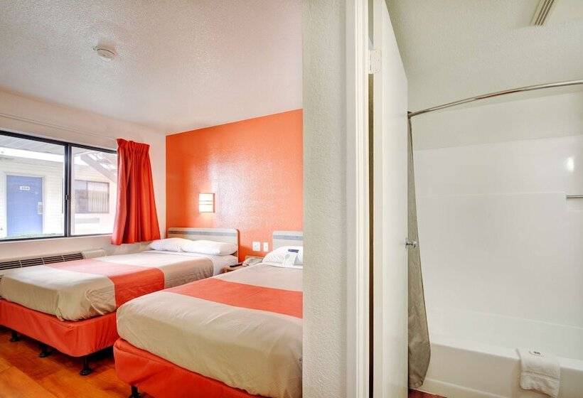 Номер Deluxe, Motel 6southington, Ct  Hartford