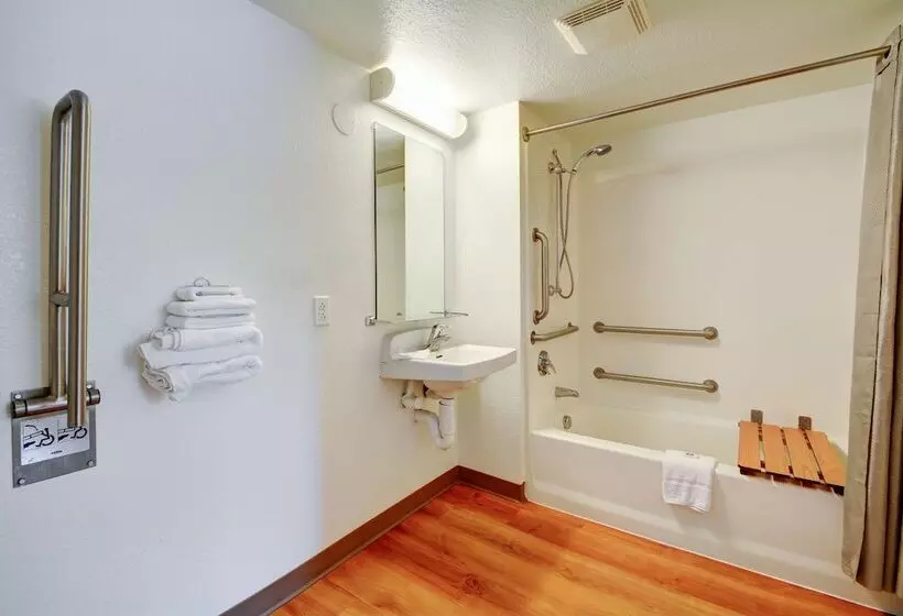 障害者適応デラックスルーム, Motel 6southington, Ct  Hartford