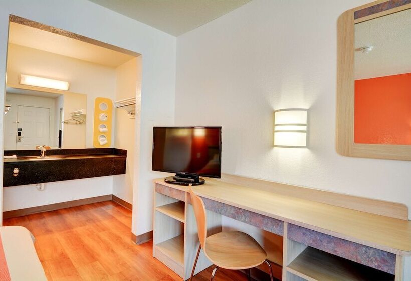 Номер Deluxe Адаптированный для Инвалидов, Motel 6southington, Ct  Hartford