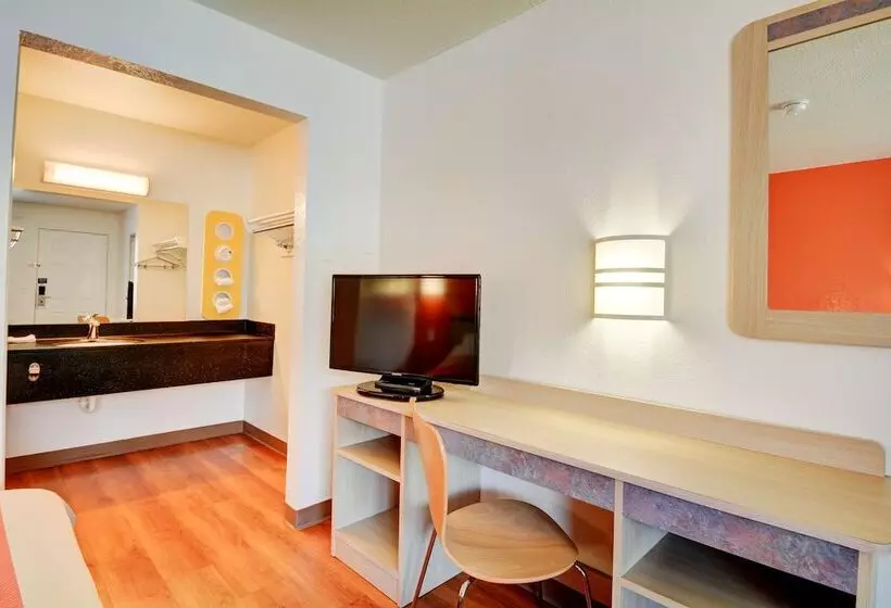 障害者適応デラックスルーム, Motel 6southington, Ct  Hartford
