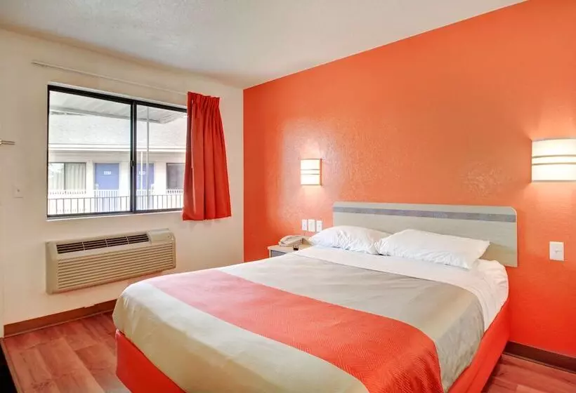 障害者適応デラックスルーム, Motel 6southington, Ct  Hartford