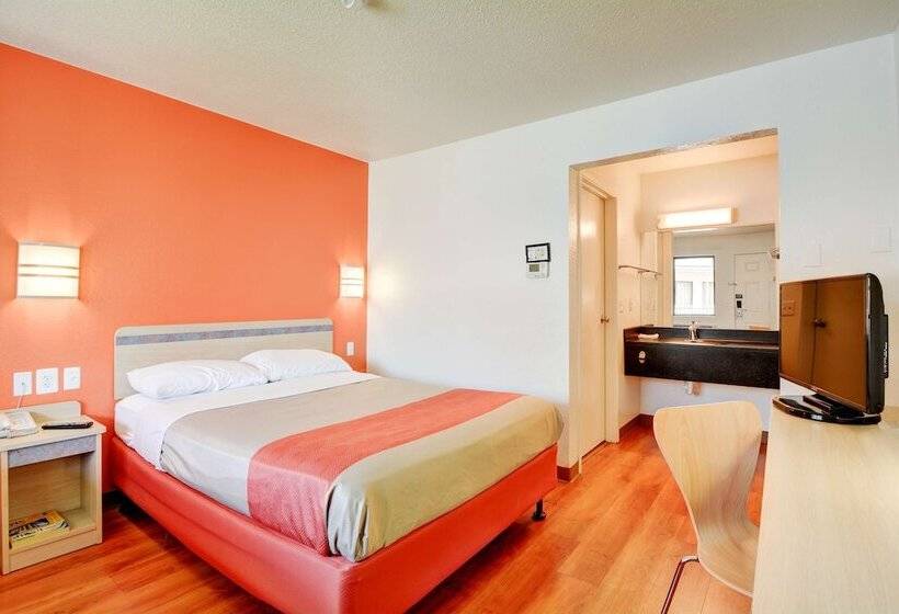 غرفة ديلوكس لذوى الاحتياجات الخاصة, Motel 6southington, Ct  Hartford