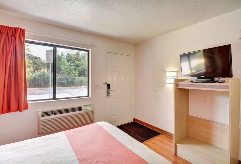 غرفة ديلوكس لذوى الاحتياجات الخاصة, Motel 6southington, Ct  Hartford