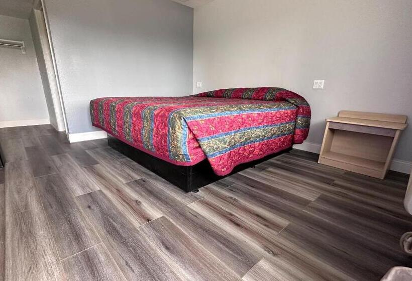 Номер Стандарт Кровать Кинг Адаптированный для Инвалидов, Xpress Inn & Extended Stays