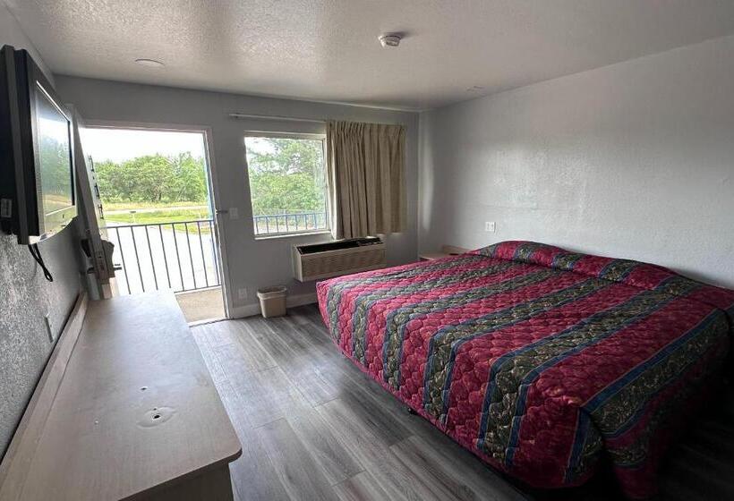 Номер Стандарт Кровать Кинг Адаптированный для Инвалидов, Xpress Inn & Extended Stays