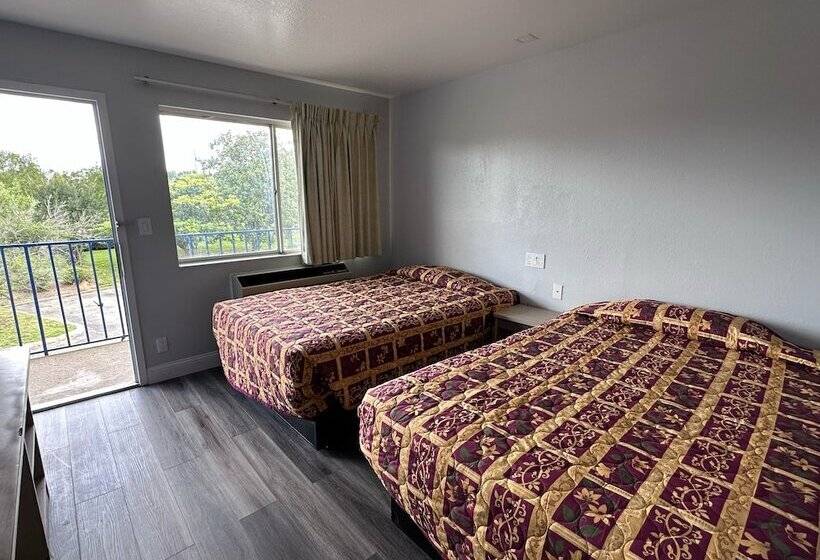 Номер Стандарт 2 Двуспальные Кровати, Xpress Inn & Extended Stays