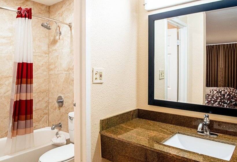 Номер Deluxe, Red Roof Inn Slidell