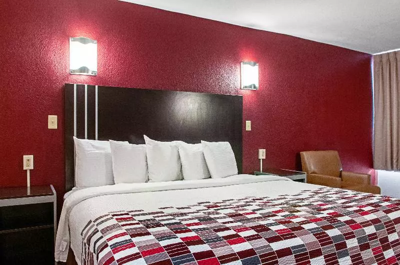キングサイズベッドのデラックスルーム, Red Roof Inn Slidell